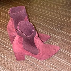 Steve Madden Ritcher Suede Booties